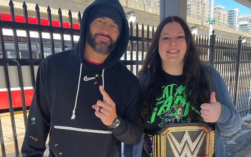 Roman Reigns Breaks Character To Win Over Fan With Selfie After WWE Live Event