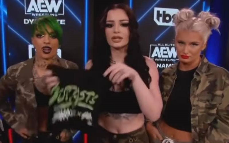 Saraya Threatens to Spray Paint Fans Buying The Outcasts’ Merchandise