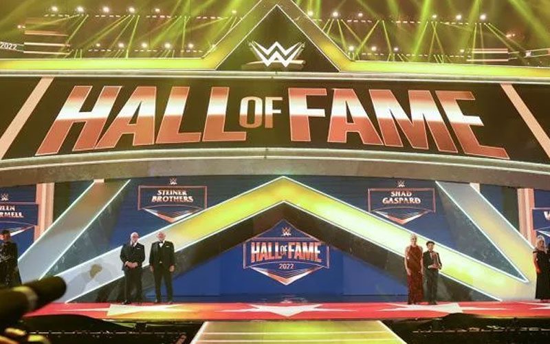 Behind the Scenes: WWE Hall of Fame Ceremony Preparations Reveal Tie-Tying Struggle