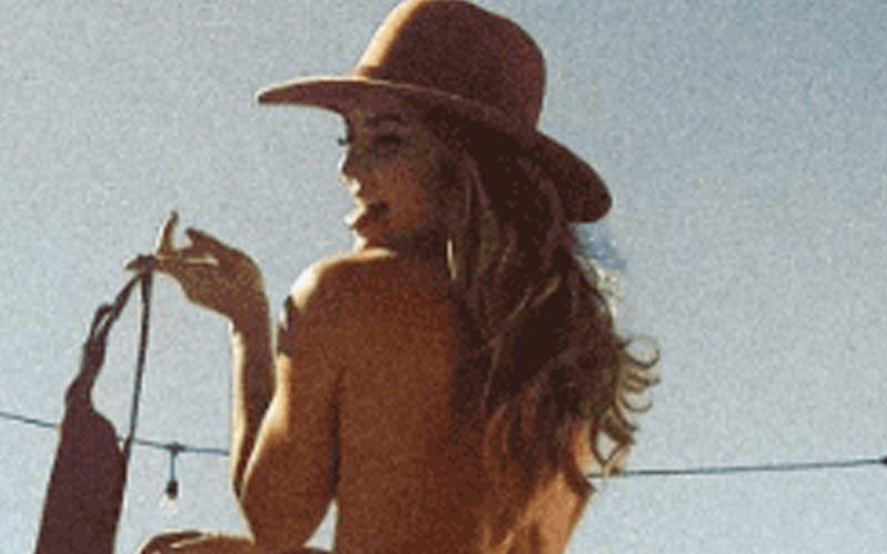 Tay Melo’s Cowgirl-Themed Bikini Photo Wins Hearts
