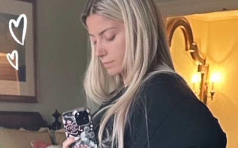 Alexa Bliss Shows Off Baby Bump After Pregnancy Announcement