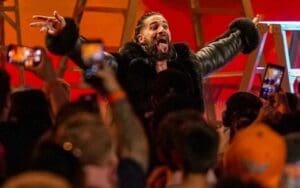 Seth Rollins Finds Comfort in Fans Singing Along to His Theme Song