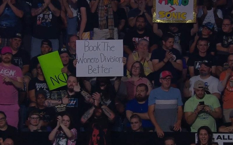 AEW Accidentally Gave Attention To Incredibly Negative Fan Sign During Dynamite