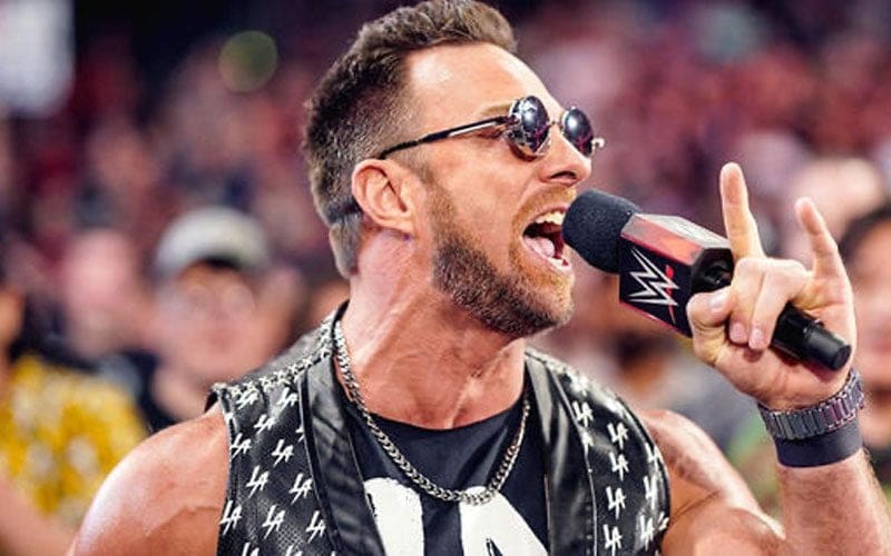 LA Knight Reacts To Getting Top 5 On WWE’s Merchandise Sales Chart