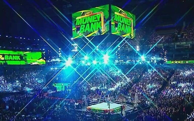 Fan Video Of LA Knight's Insane Fan Reception During WWE Money In The Bank