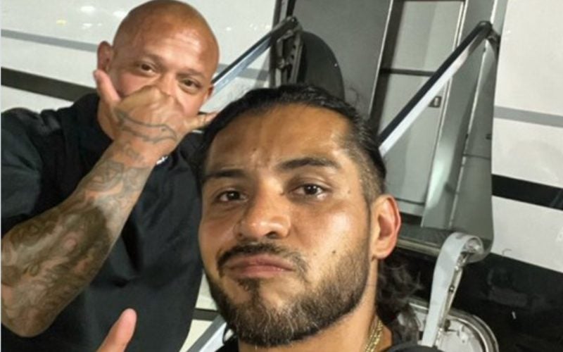 New Photo Surfaces Of Unmasked Rey Mysterio