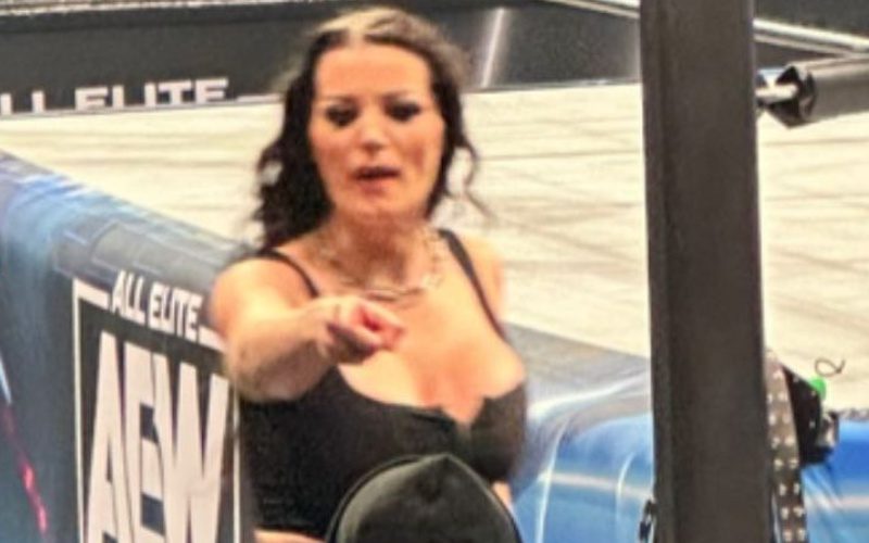 Saraya Makes Crude Gesture At Young Fan In Unseen Footage From AEW Dynamite