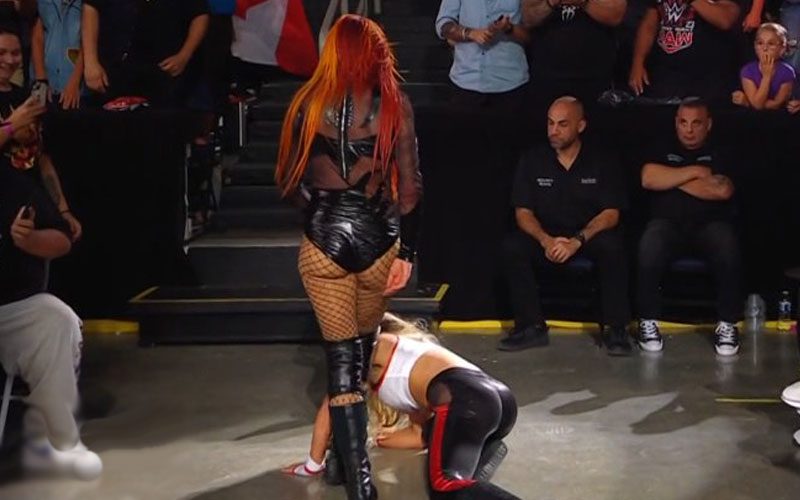 Becky Lynch vs Trish Stratus Ends In Disappointing Fashion On WWE RAW