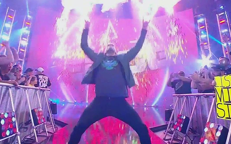 Edge Returns During WWE SmackDown This Week