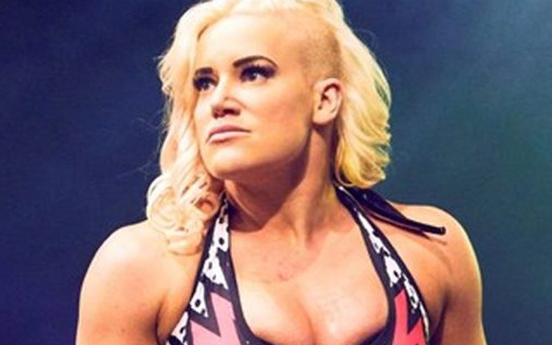 Taya Valkyrie Calls Out Fan Who Stole Her Sunglasses at ROH Show