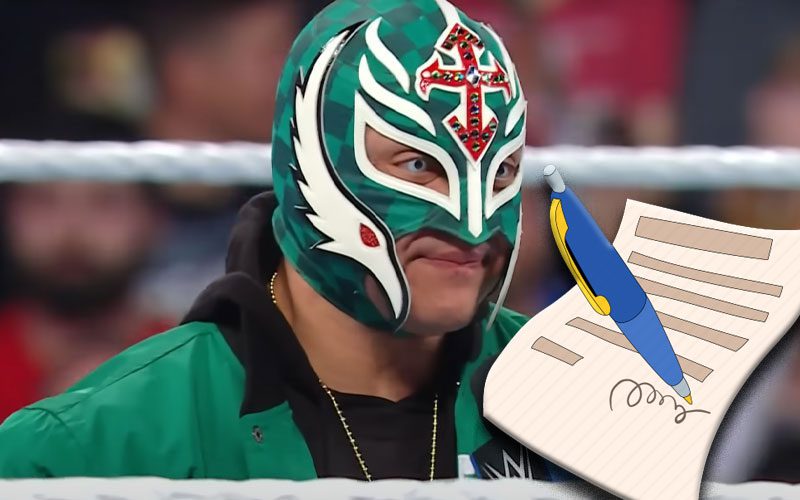 Rey Mysterio Signs New Contract With WWE