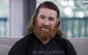 Sami Zayn Prioritizes Live Audience Feedback Over Social Media Commentary