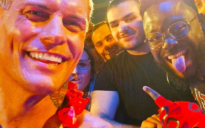 Cody Rhodes Spotted Wearing Roman Reigns’ Tribal Chief Necklace After 5/3 WWE SmackDown