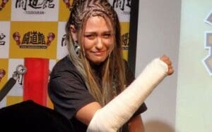 Giulia Spotted Wearing Cast After Suffering Wrist Injury