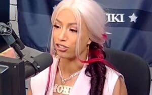 Mercedes Mone Calls Out Fans Forcing Autographs at Airports