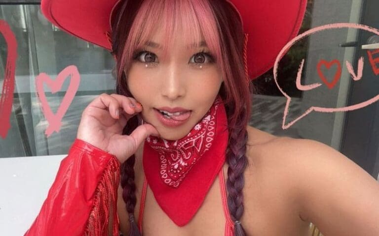 Mina Shirakawa’s Flirty Valentine’s Day Post Has Fans Fighting for Her Attention