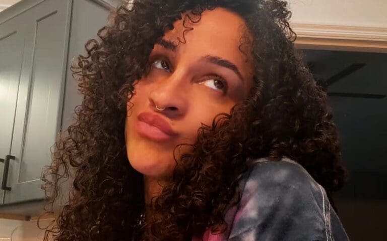Dakota Kai Shows Off New Curly Hair Look Amidst WWE TV Absence
