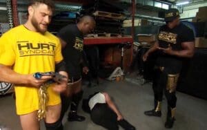 Komander Expected to Miss Significant Time After Knee Injury