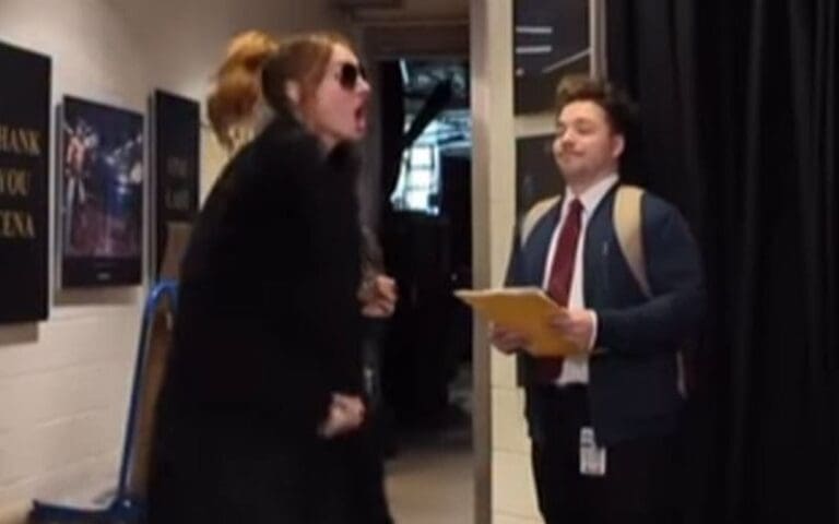 Becky Lynch Caught Having Backstage Meltdown Before 11/17 WWE RAW at Madison Square Garden
