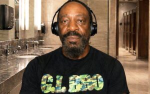 Booker T Claims Fans Followed And Filmed Him In Bathroom During WrestleMania Week