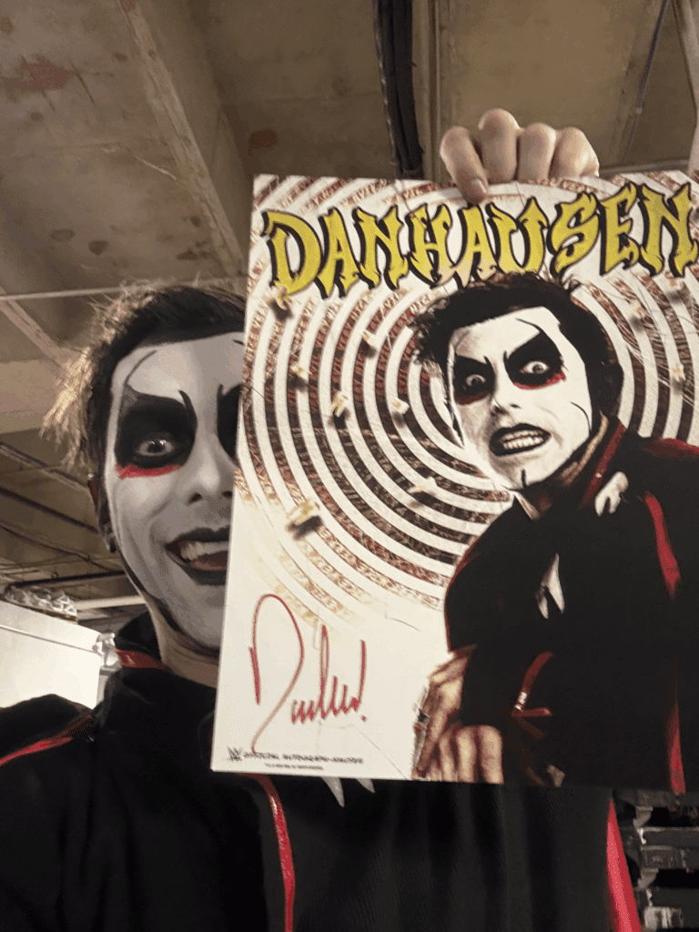 Danhausen ‘Way Over’ With WWE Fans as Autographs Sell Out Ahead of Top Stars