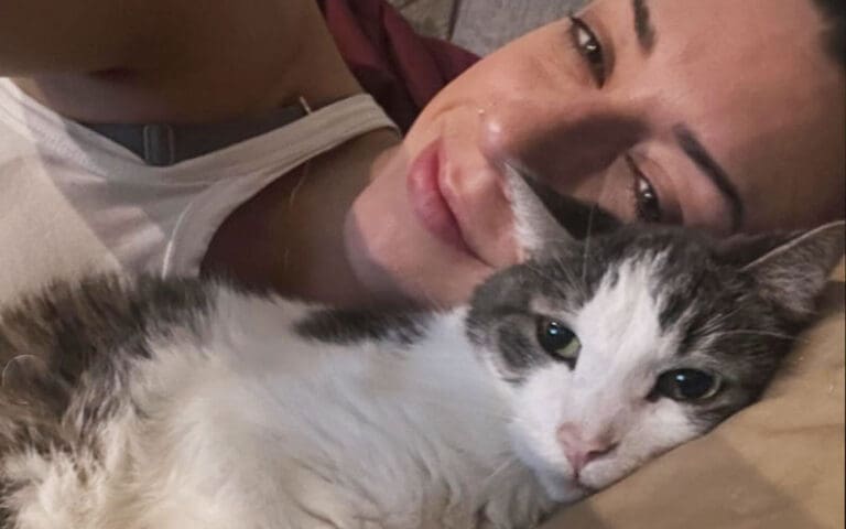 Jacy Jayne Mourns Passing of Her Cat Benny in Heartbreaking Instagram Post