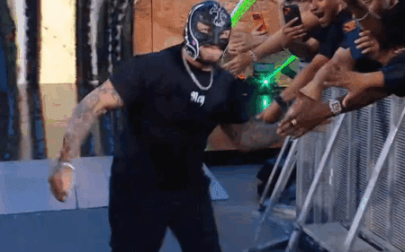 Rey Mysterio Returns During 4/6 WWE RAW For WrestleMania Title Match Rey Mysterio Returns During 4/6 WWE RAW For WrestleMania Title Match