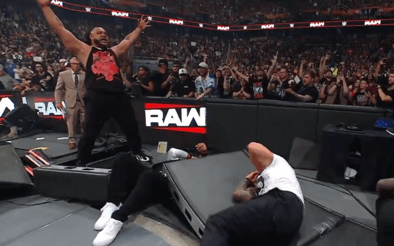 Jacob Fatu Destroys Roman Reigns Instead Of Acknowledging Him During 5/11 WWE RAW
