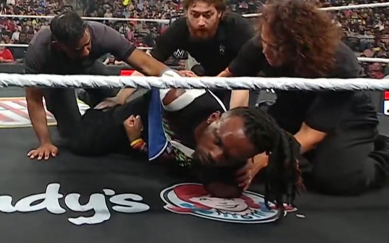Bron Breakker Spears Injured Je’Von Evans While He’s Wearing a Sling on WWE RAW