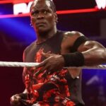 R-Truth's Injury Status Update After WWE SmackDown Match Was Stopped Early